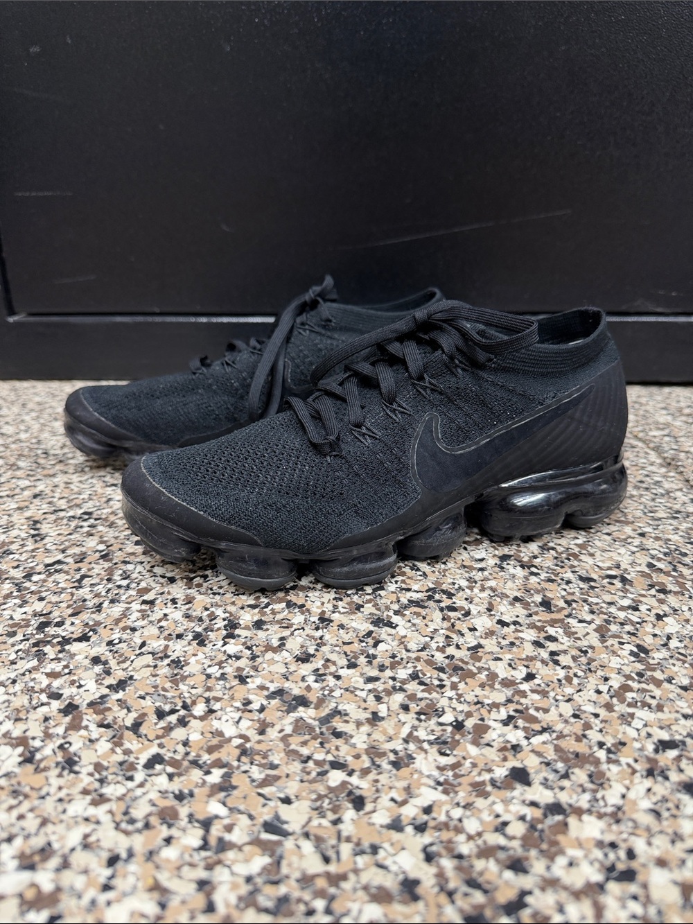 Nike Men’s 2017 VaporMax Triple Black Size 8 Like New     849558-011